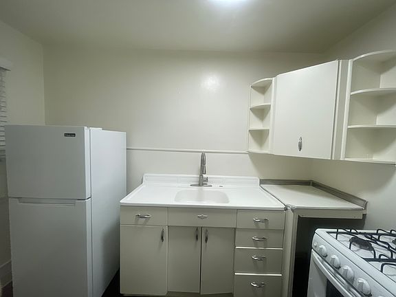 2nd image of 236 W Victoria St APT 5
