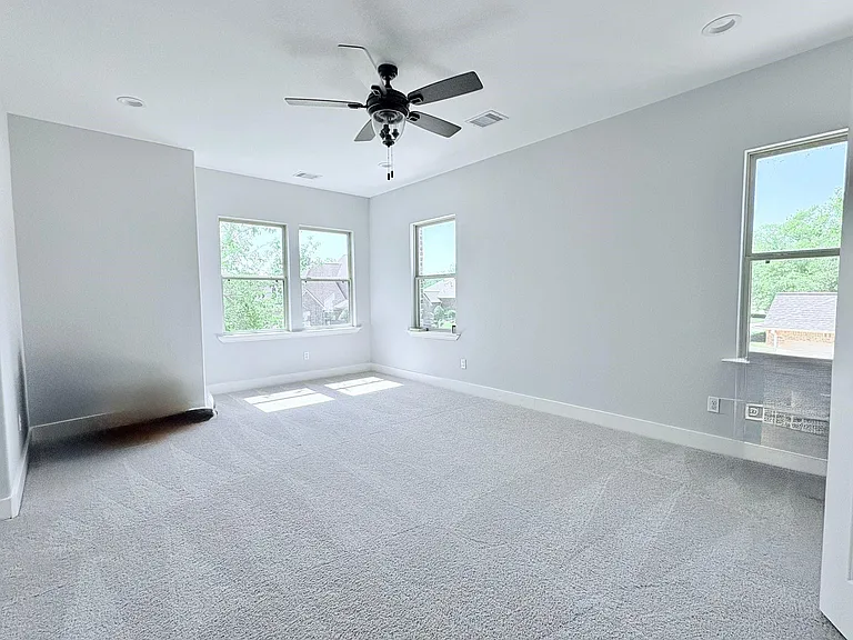 55 Ruskin Dr W — Photo 20