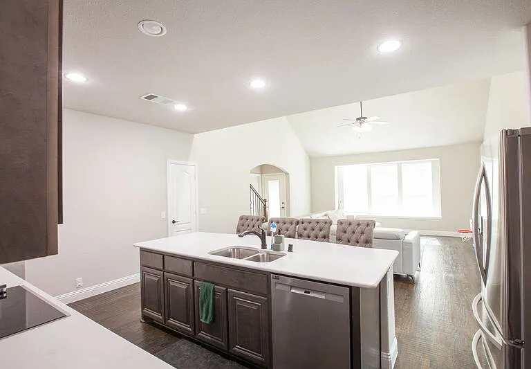 1501 Laurence Ln — Photo 12