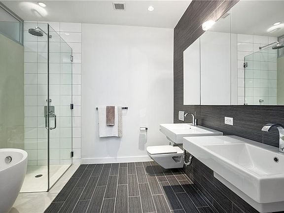 4th image of 650 6th Ave APT 4k