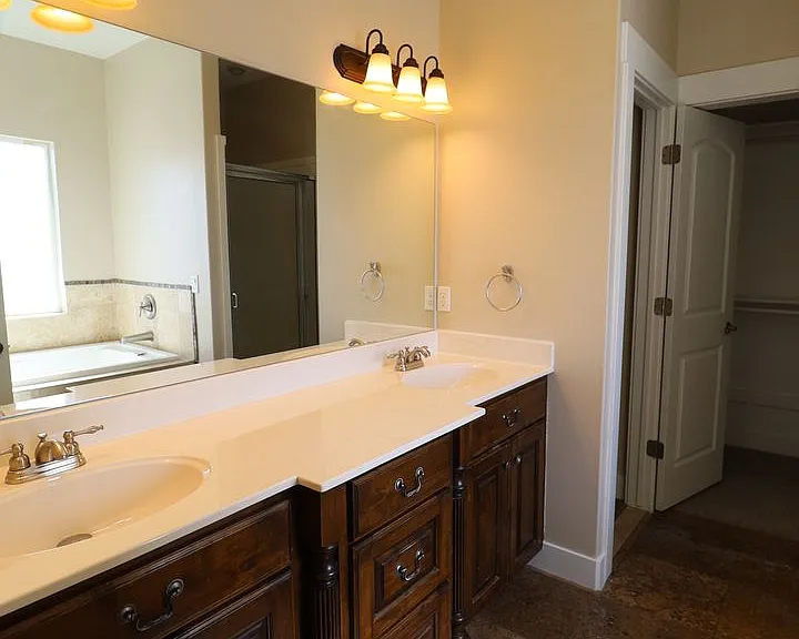 429 N 1340 E — Photo 21