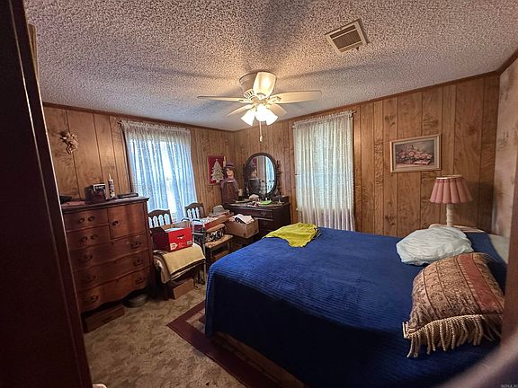 3rd image of 519 Country Trail Ln