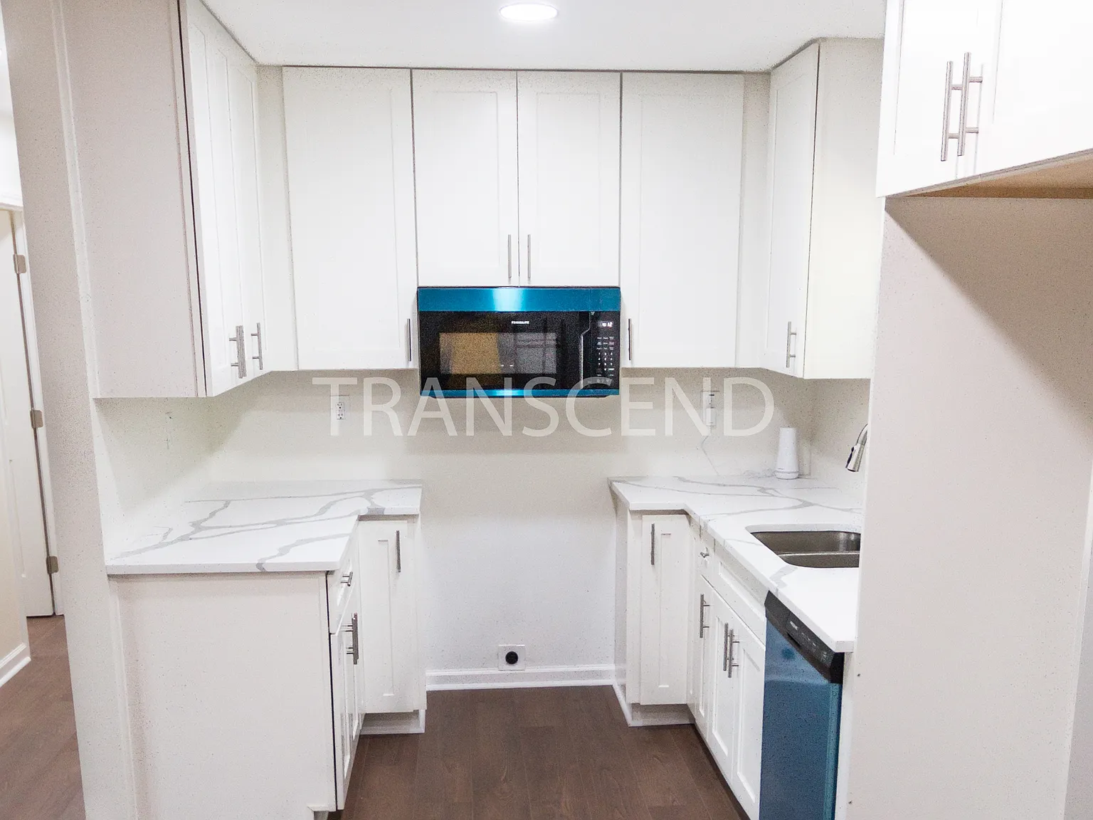 2042 Grange Dr SE — Photo 2