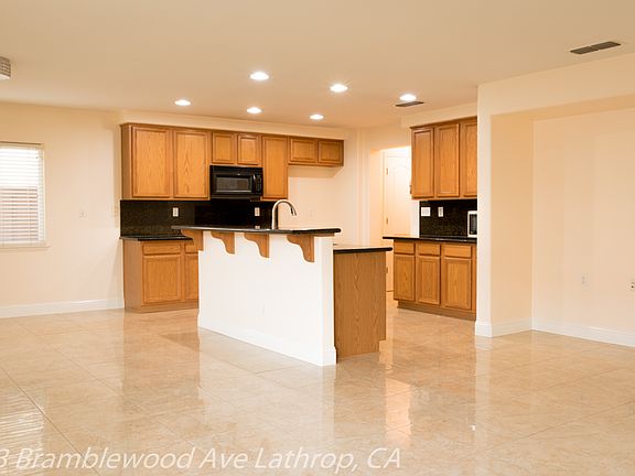 4th image of 633 Bramblewood Ave