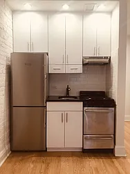 Rented by Metropolis Real Estate of Manhattan