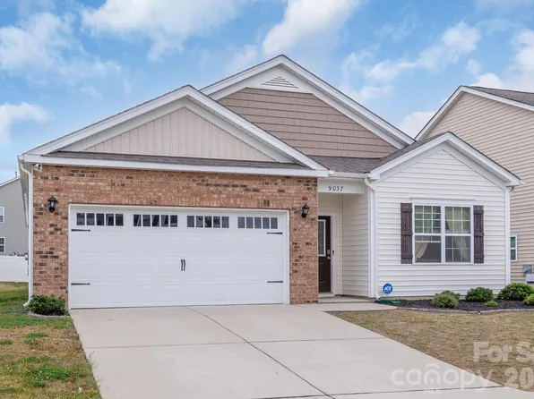 9037 Remnick Dr, Gastonia, NC 28056