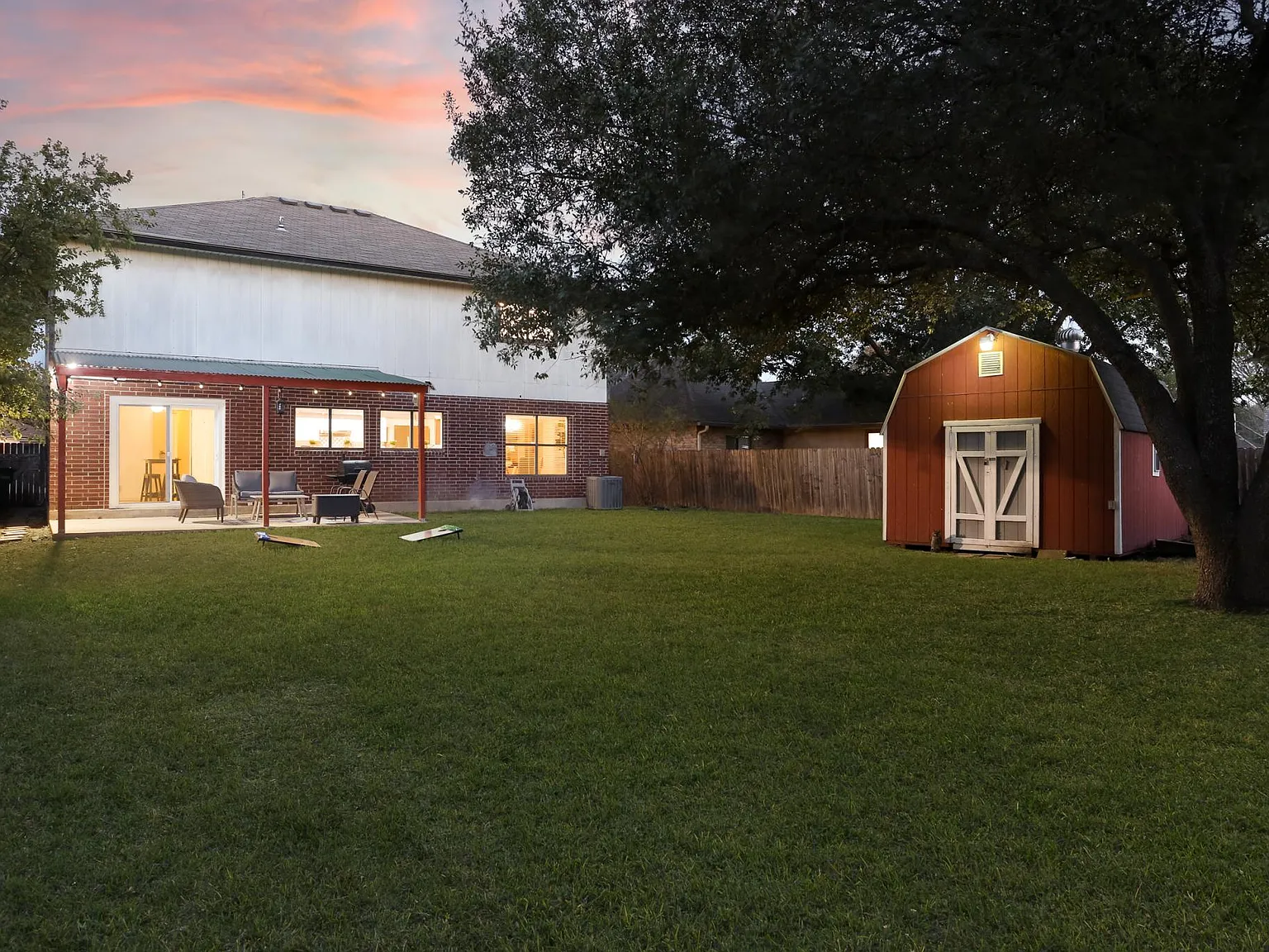 4 bed, 2334 sqft, $4,000 — Photo 4