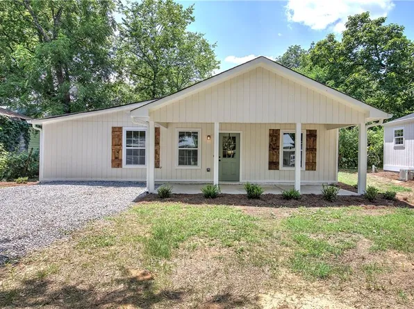 108 Fairview Dr, Cartersville, GA 30120