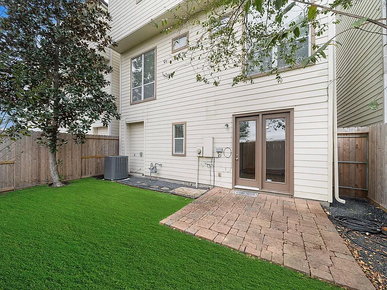 2828 Sherwin St — Photo 40