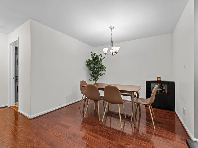 7501 Ashby Ln #J — Photo 5