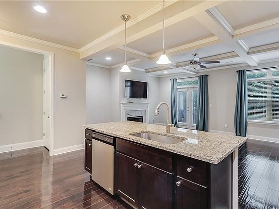 5th image of 612 Luckett Ct #300