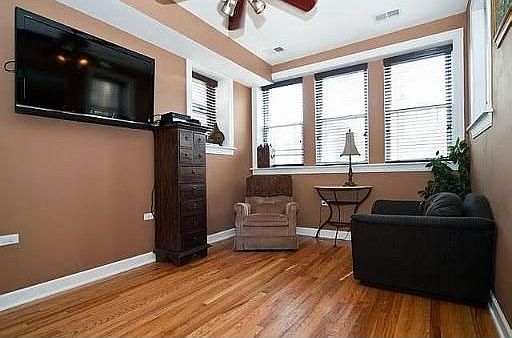 5th image of 3358 W Hutchinson St APT G