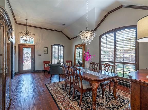 3rd image of 6409 Creekdale Dr