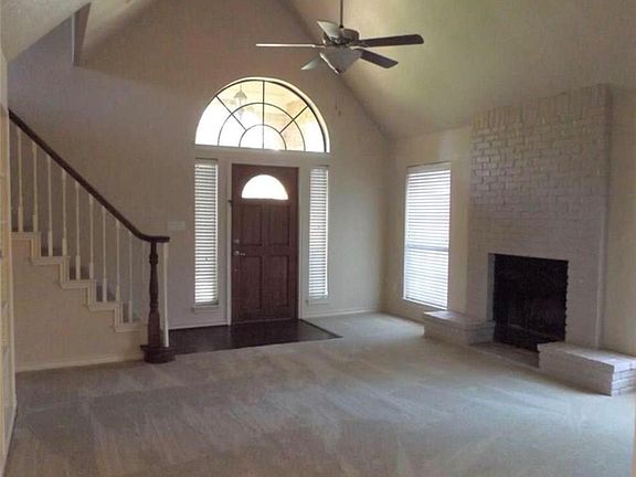 3rd image of 201 Aqua Vista Dr