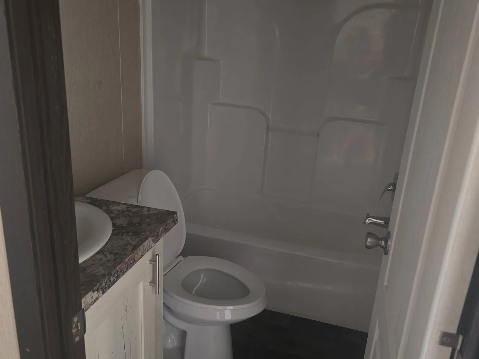 3 bed, $895 — Photo 4