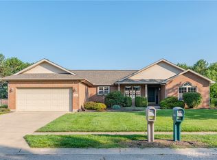 7862 Court Ridge Ln, Fairborn, OH 45324