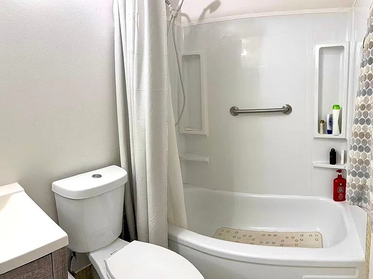 63 Windsor Dr #C — Photo 12