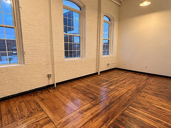 2nd image of 560 Mineral Spring Ave APT 1-212