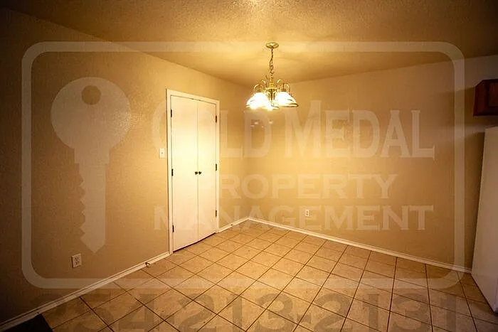 2701 Alma Dr — Photo 7