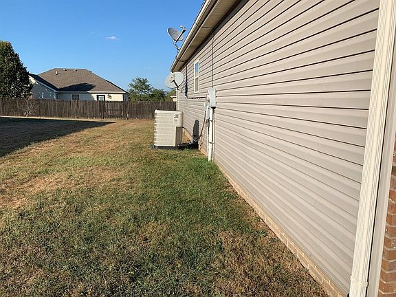 2nd image of 203 Newport Ln