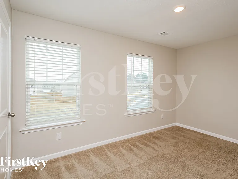 811 Walnut Creek Cir — Photo 14