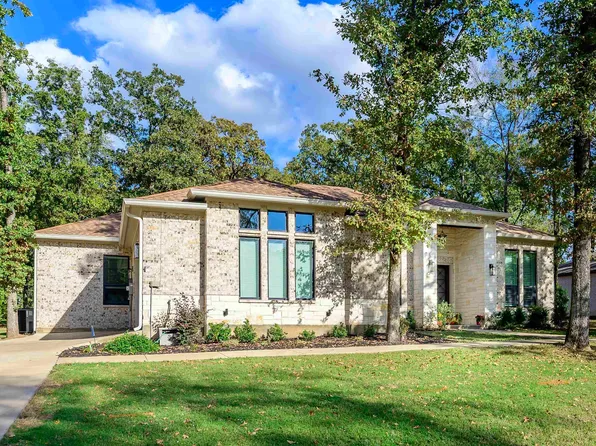 126 Saint Andrews Dr E, Mabank, TX 75156