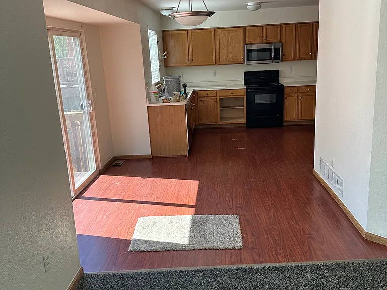 12148 Locust St — Photo 4
