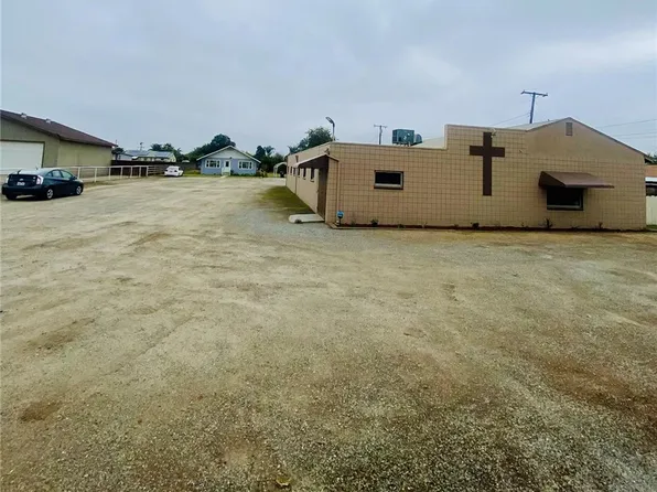 958 S Prospect St #A, Porterville, CA 93257