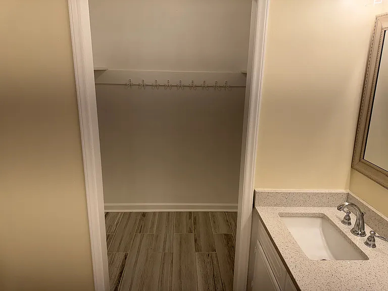 5527 Wayne Rd — Photo 5