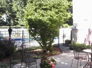 2014 E Eastman Ct, Arlington Heights, IL