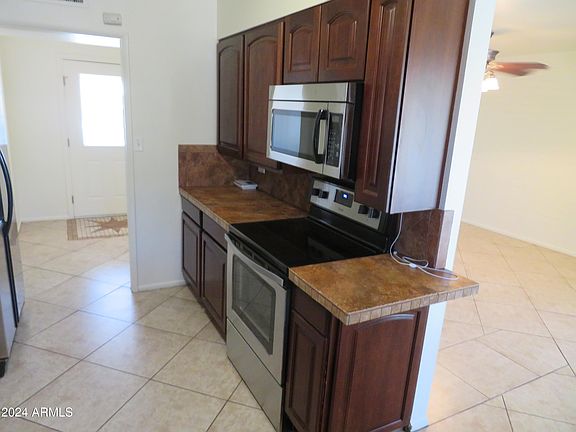 4th image of 11002 W OAKMONT Drive
