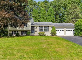 163 Peakview Dr, Henrietta, NY 14467