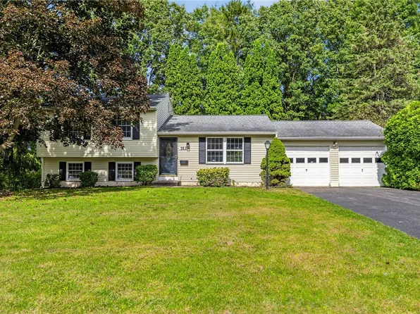 163 Peakview Dr, Henrietta, NY 14467