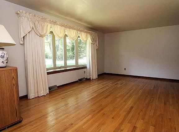 4th image of 11437 W Shields Dr