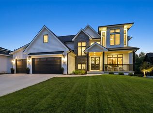 1025 Ford Ln, Waukee, IA 50263