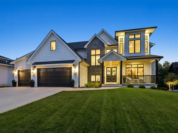 1025 Ford Ln, Waukee, IA 50263