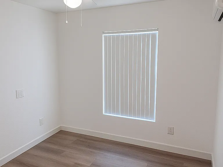 1120 Bahia Ct #D — Photo 3