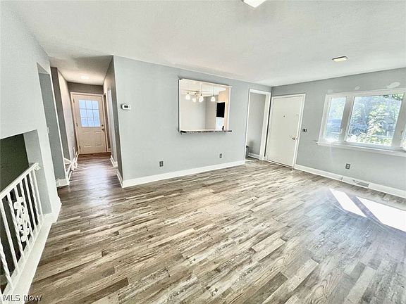 3rd image of 4885 Lear Nagle Rd