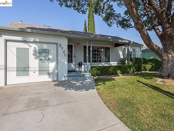 2nd image of 2720 Dolores St