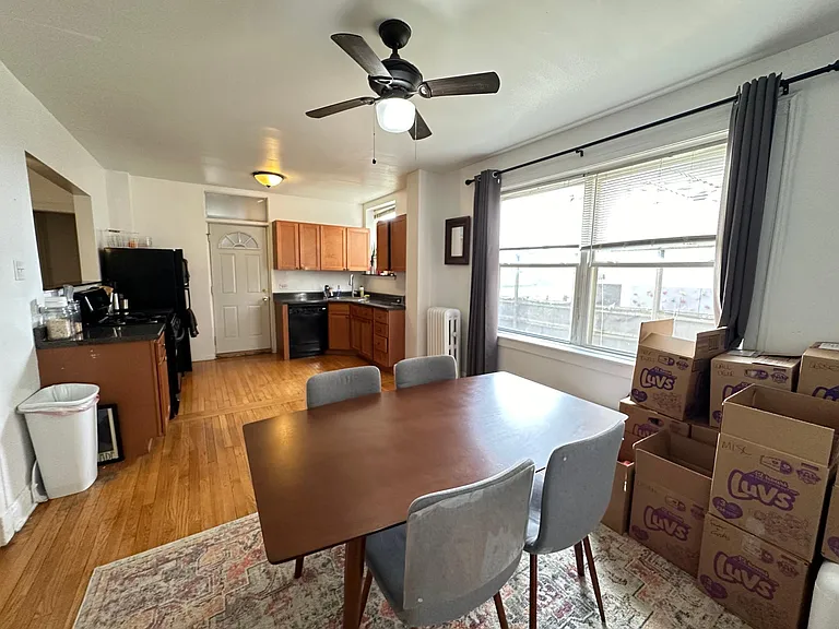 3744.5 N Pine Grove Ave #2N — Photo 6