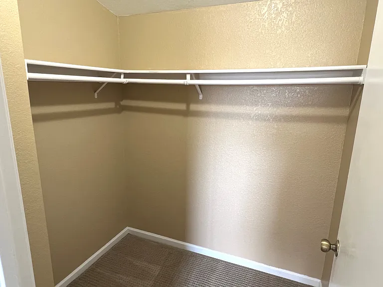 5354 Meadow Wood Ln — Photo 13