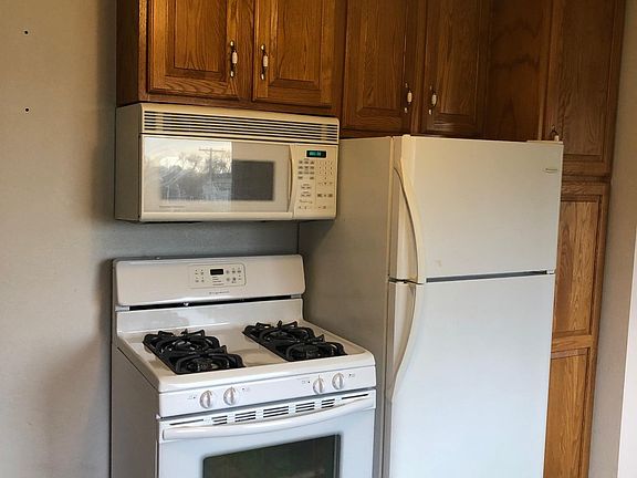 5th image of 217 1/2 E Lake St