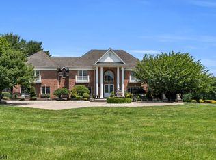 3 Colts Gait Ln, Colts Neck, NJ 07722