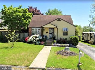 8121 Dalesford Rd, Parkville, MD 21234