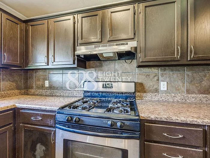 401 E Kerr Dr — Photo 13