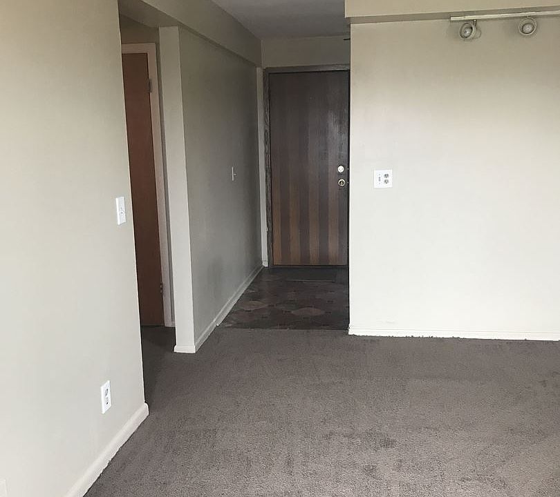 1st image of 550 Concord St APT 1
