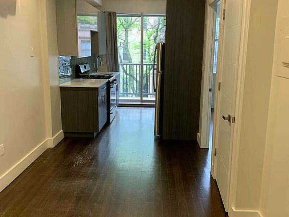 3rd image of 211 Spencer St #4