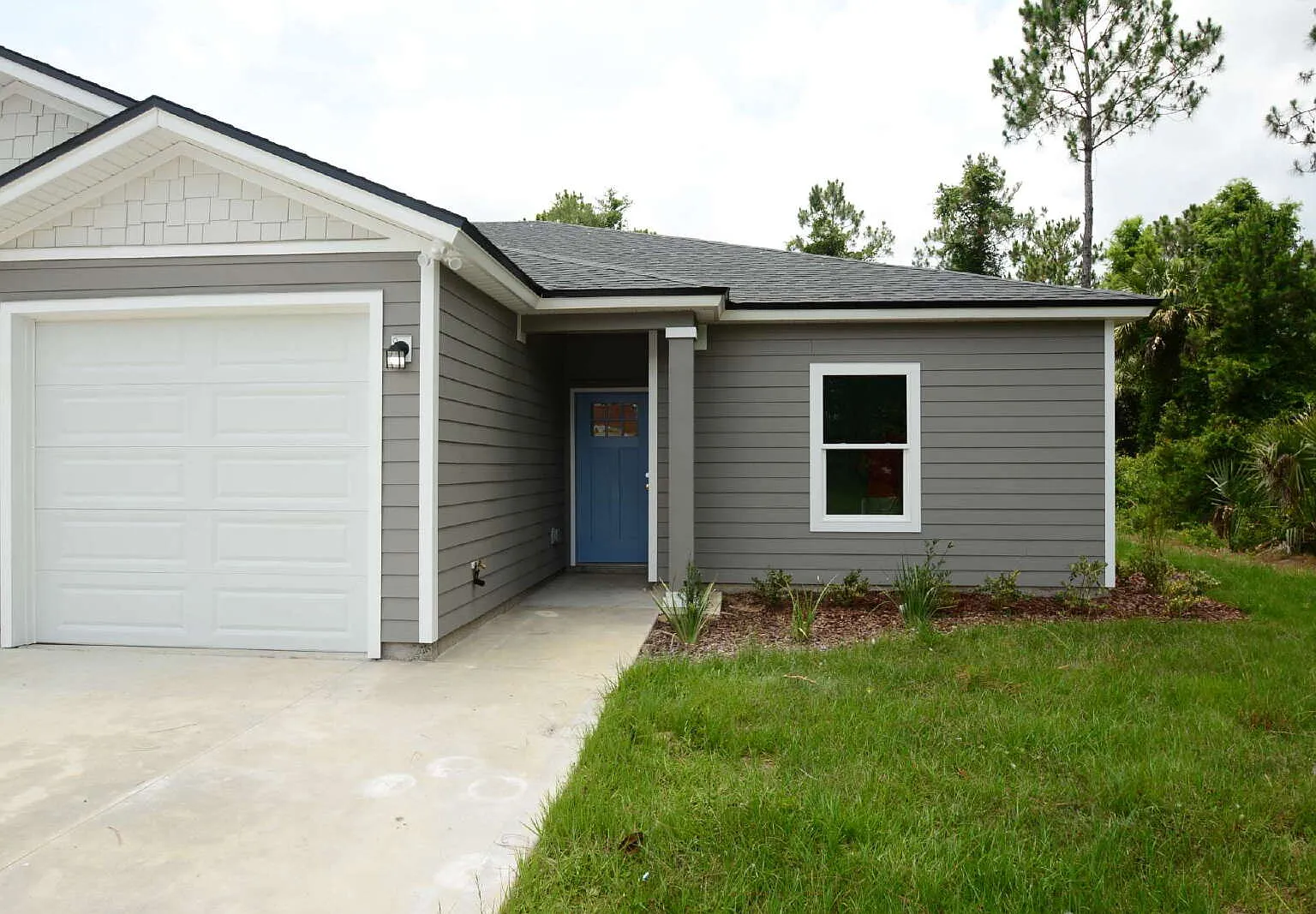 3 bed, 2.0 bath, 1281 sqft, $1,750 — Photo 1