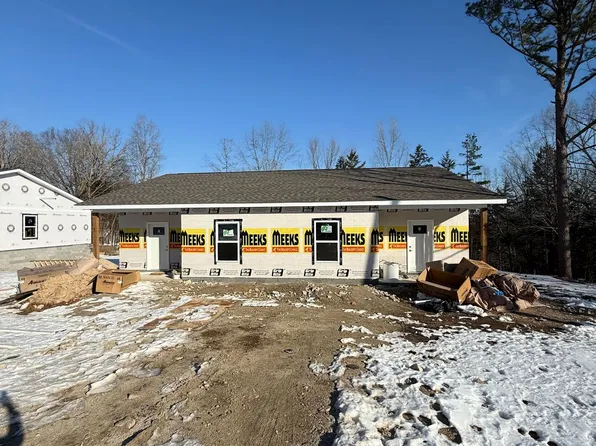 180 Summit St, Cotter, AR 72626