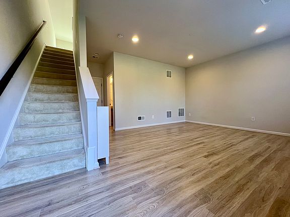 4th image of 8378 Sallyport St